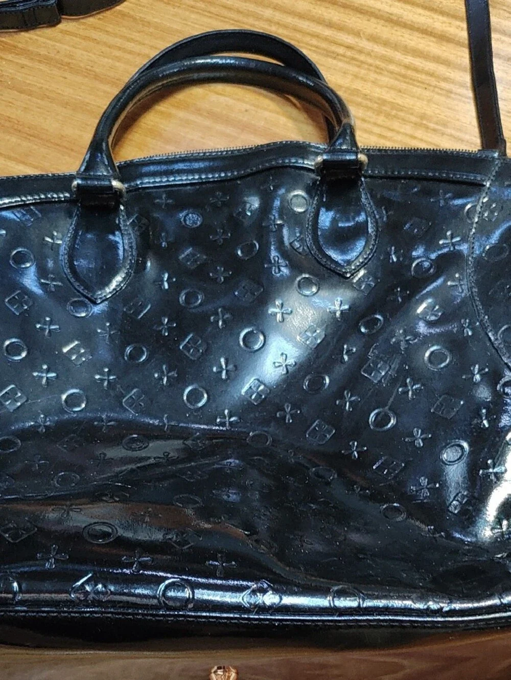 Invece Black Patent Leather Top-Handle Women's Bag